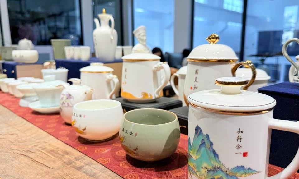 瓷茶交融话传承：阳明街道举办瓷器知识分享交流会