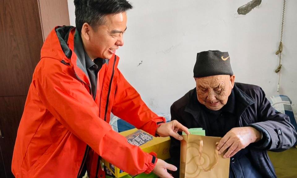 关爱老人 情暖夕阳