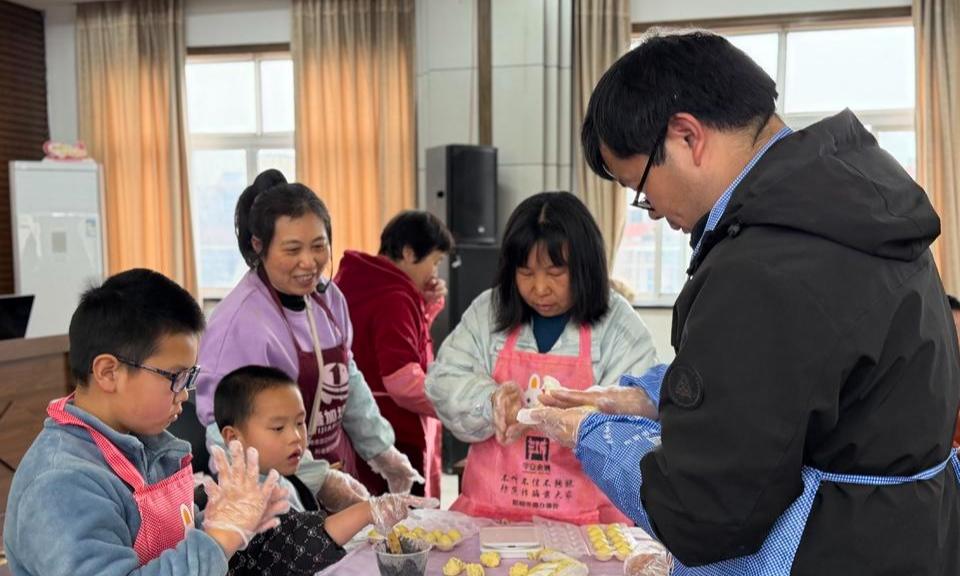 汤圆滚滚庆元宵