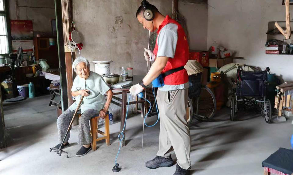 听漏除隐患 暖心护老人